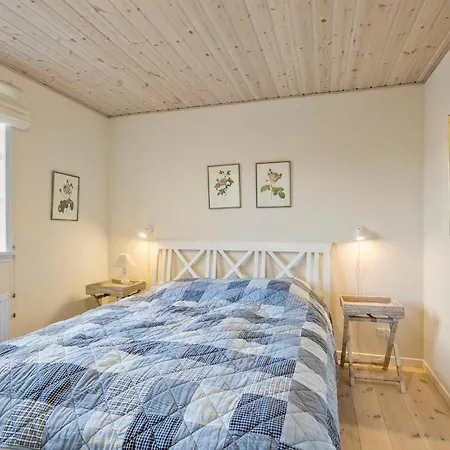 3 Bedroom Gorgeous In בית נופש Nordenbro Vesteregn